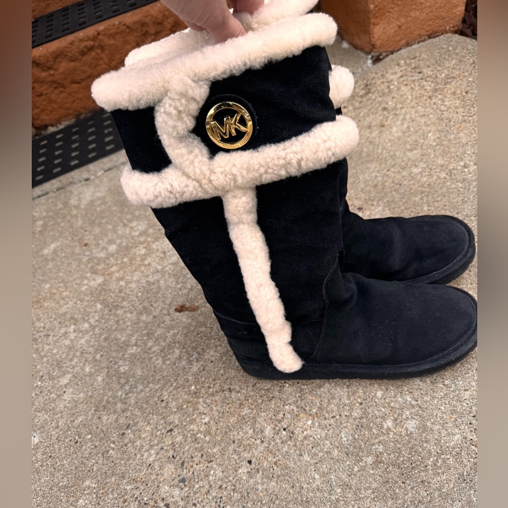 Michael Kors Black Suede & Sheep Fur Snow Boots women’s size 6